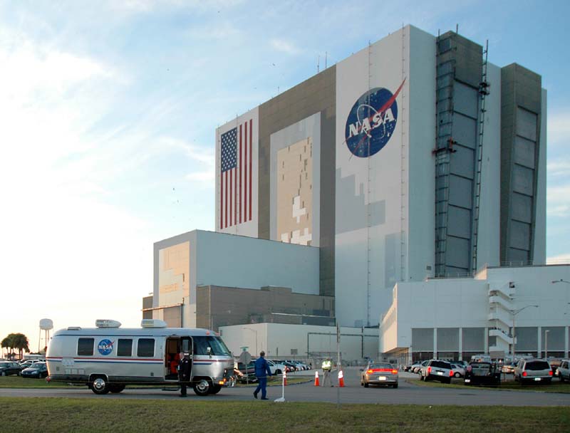 STS116_08