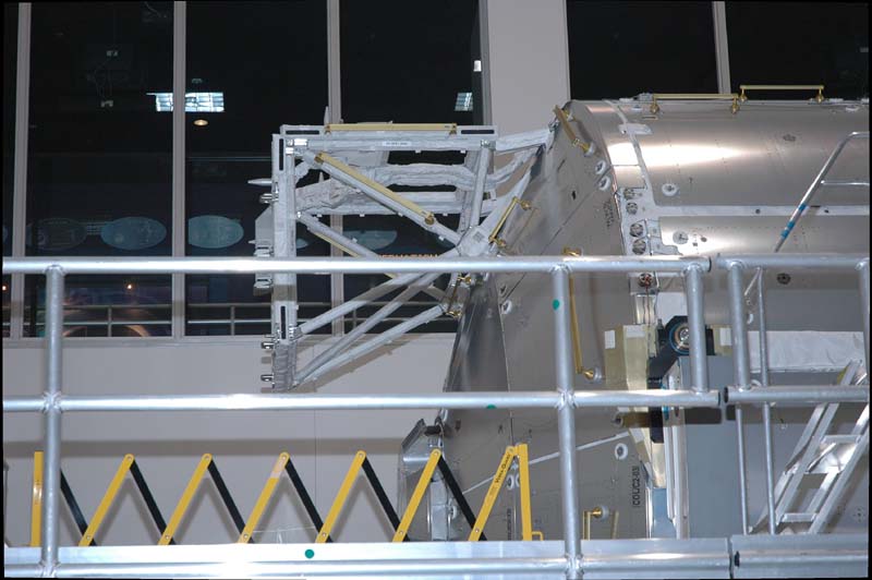 STS-122_02