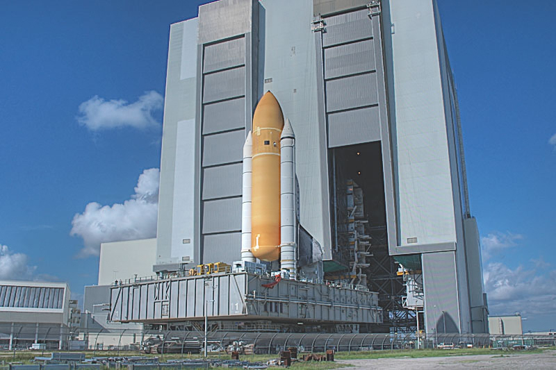 STS-125_01