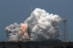 STS-125_43