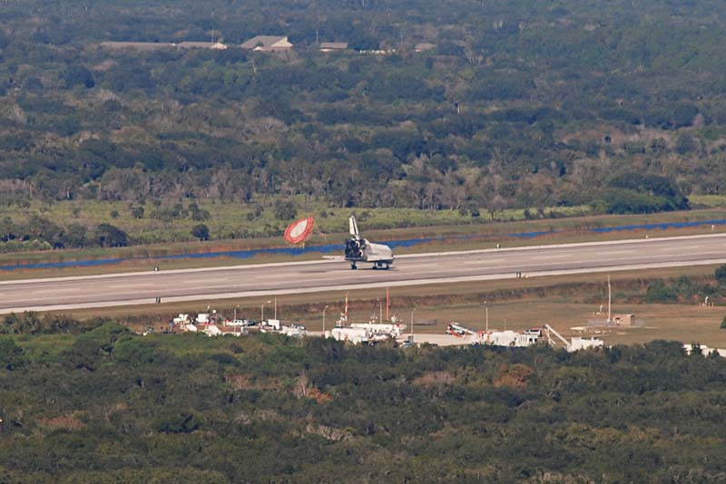 STS-129_30