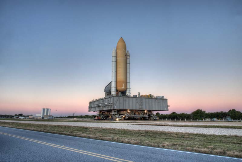 STS-130_02